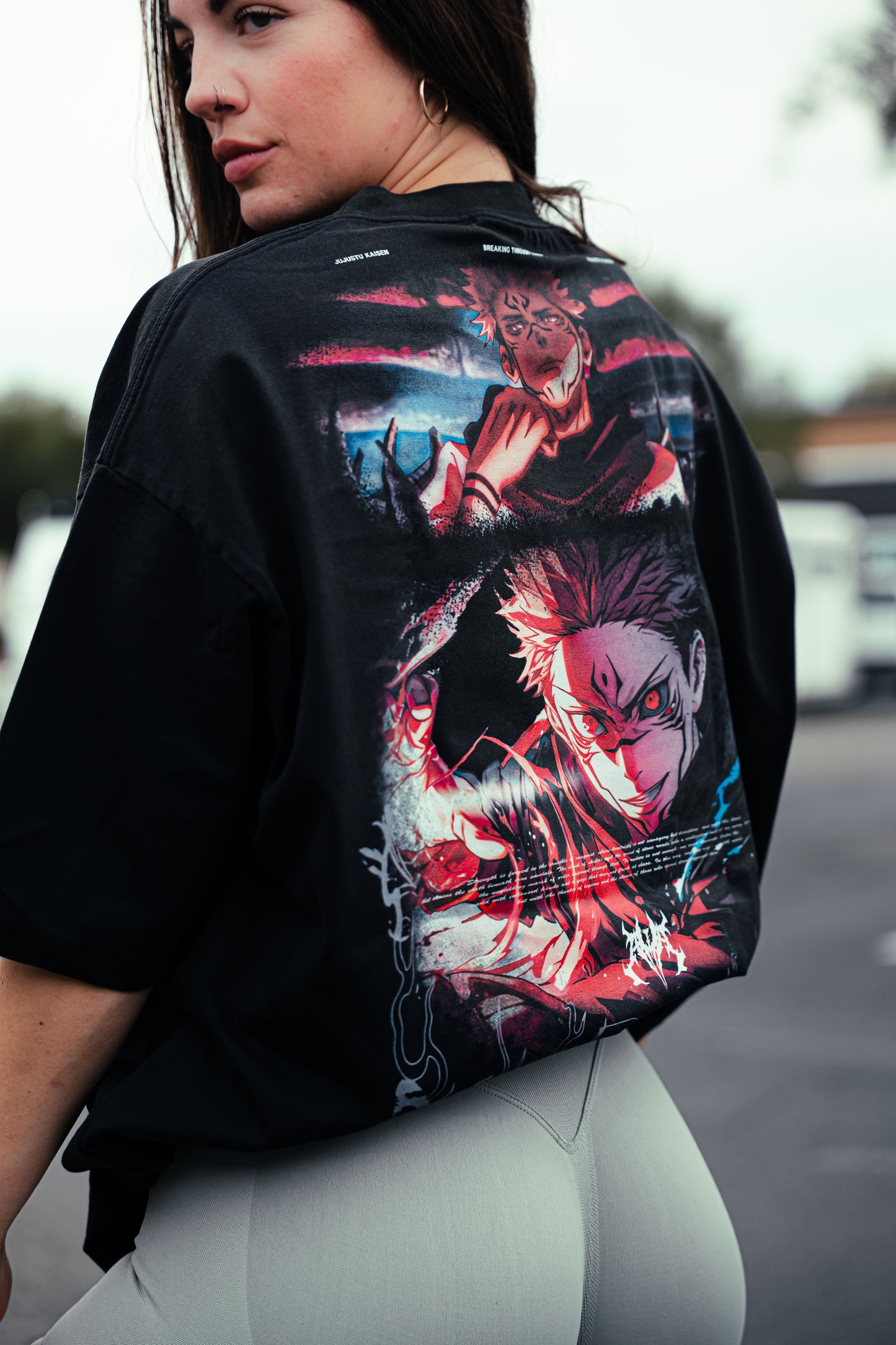 Sakuna - Oversized faded Tee