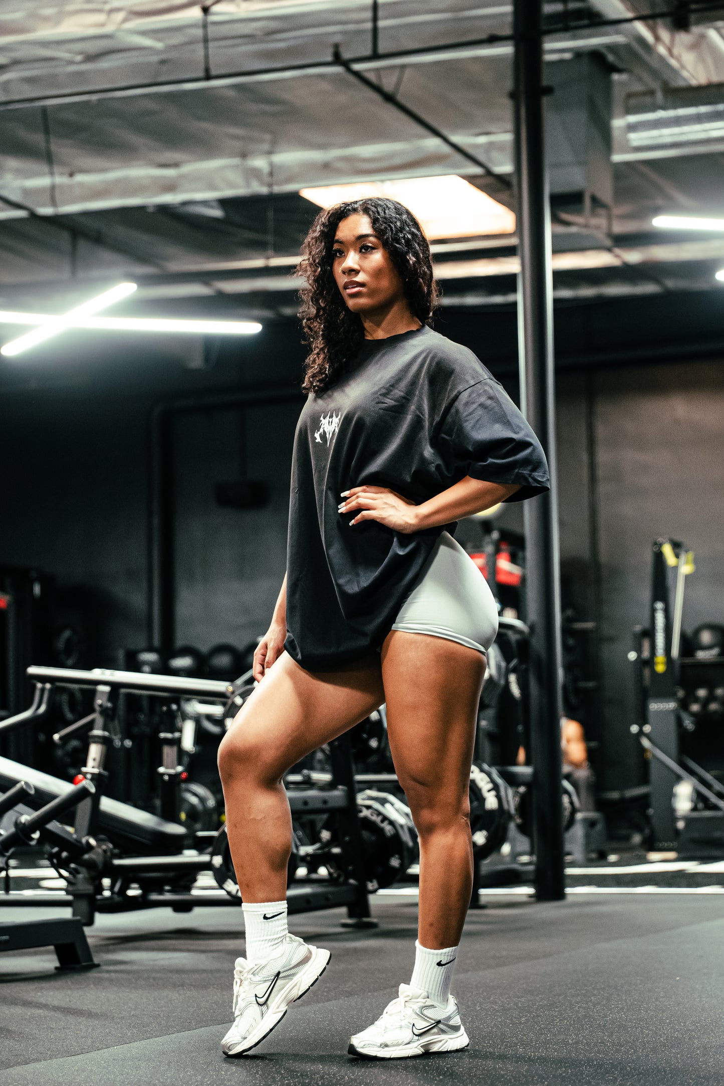 Sakuna - Oversized faded Tee