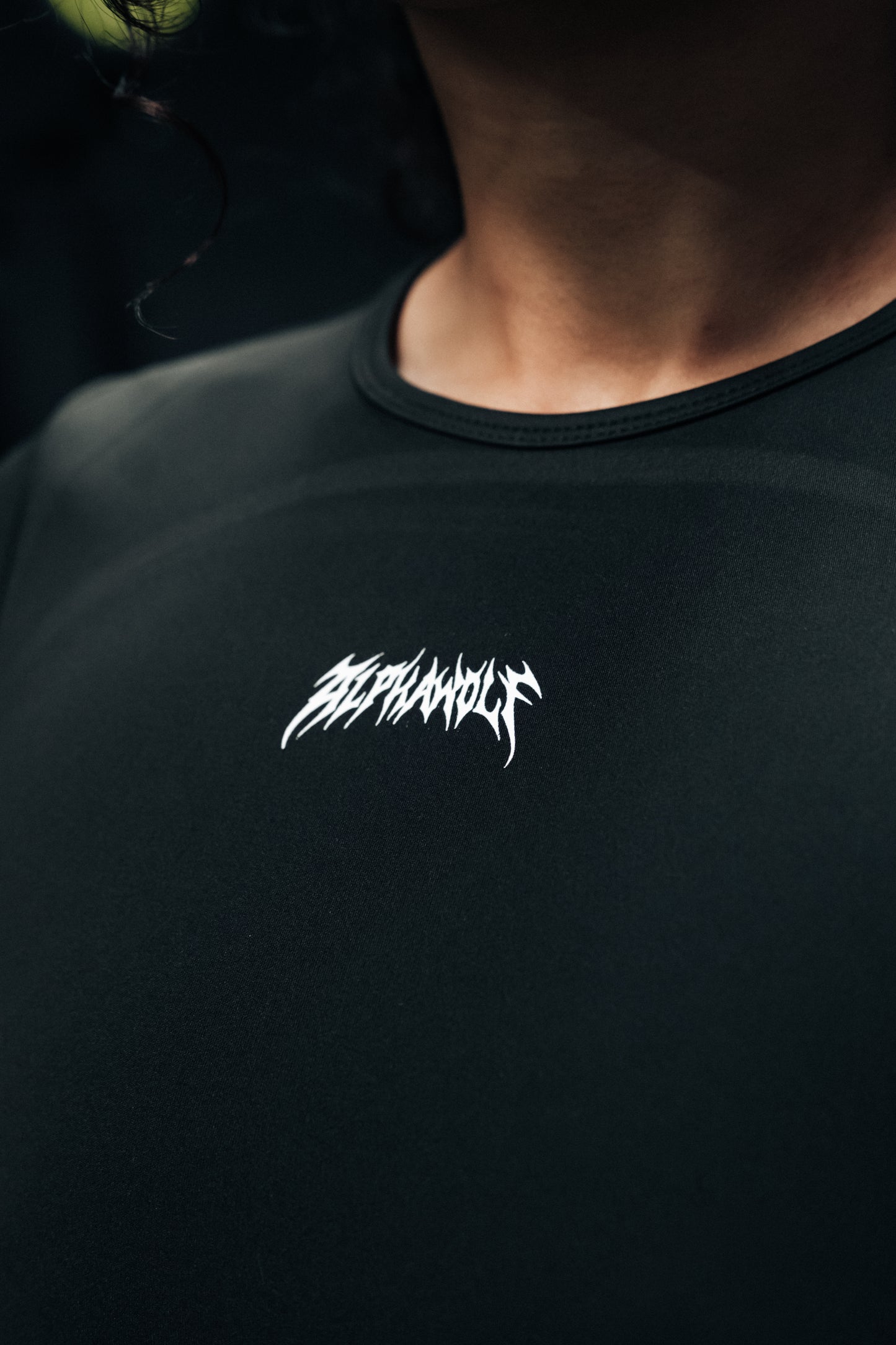 THE ACCENT – OPEN BACK CROP